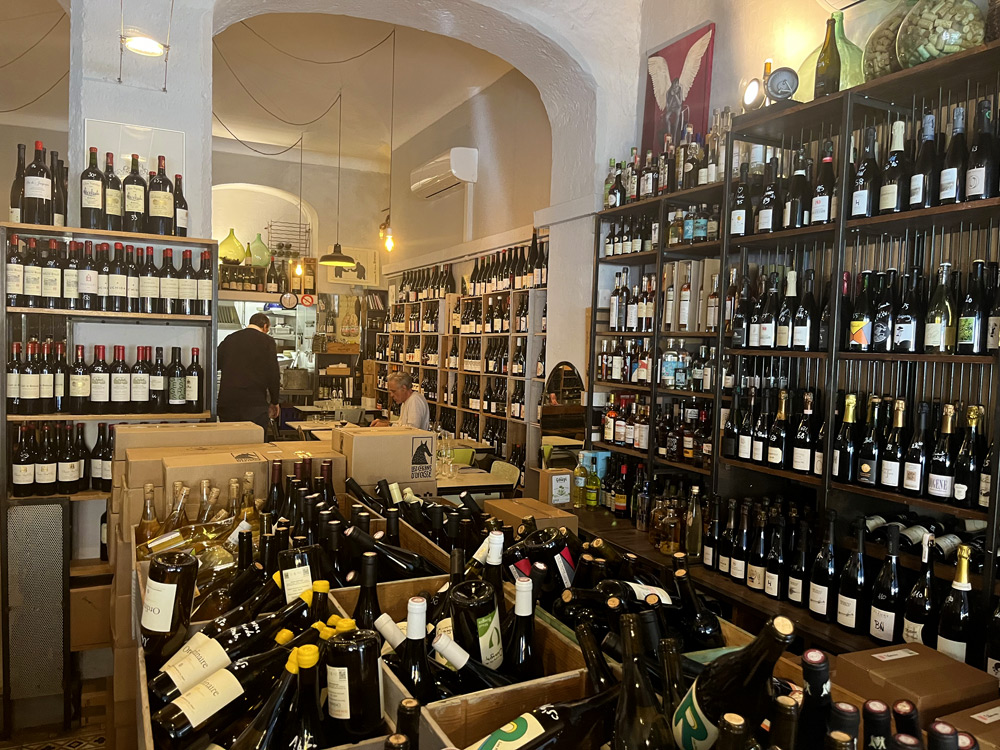 La Part des Anges wine shop in Nice with selection of organic and biodynamic French wines