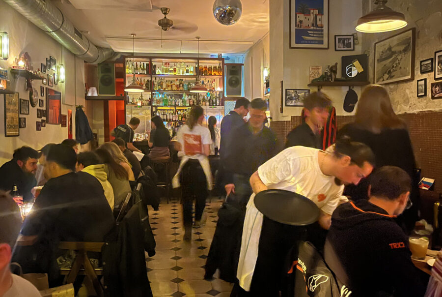 Vibes cocktail bar at the Port of Nice, elegant cocktails and stylish atmosphere